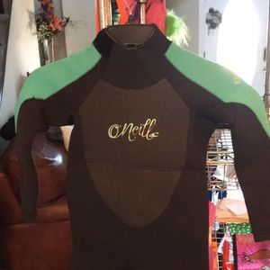 O’Neil 4.3 wetsuit girls size 8